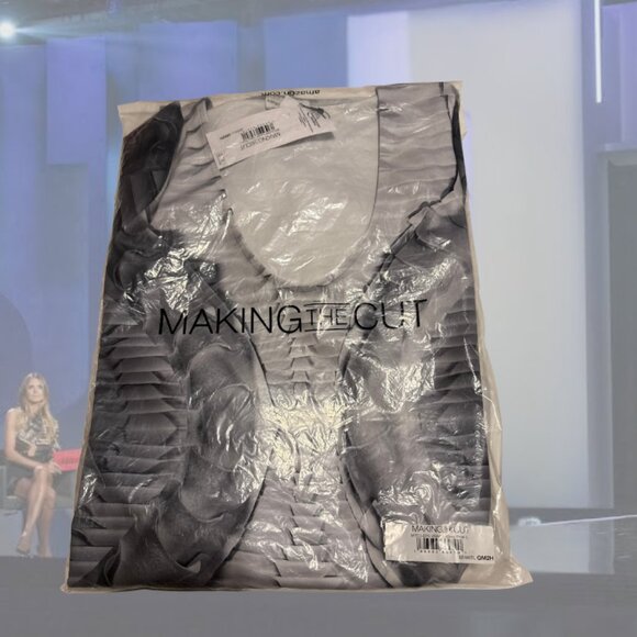 NWT - Making the Cut S3E6 Long Sleeve Printed Bodysuit - MTC3-EP6 VGN01 Grey - L - Picture 6 of 7